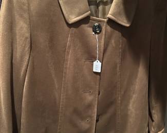 Women's clothing with brands such as: Carlisle, Perse
Knits Mark Shale, Patagonia, Tahari, Lillie Rubin
In Suede, Amoressa, Linda Allard Ellen Tracy, Jamie Sadock, Ellen Fisher