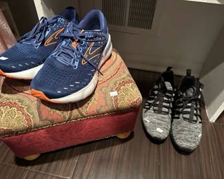 Men's shoes including brands such as:, Brooks, On Cloud, Puma