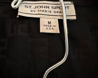 Women's clothing with brands such as: Carlisle, Perse
Knits Mark Shale, Patagonia, Tahari, Lillie Rubin
In Suede, Amoressa, Linda Allard Ellen Tracy, Jamie Sadock, Ellen Fisher