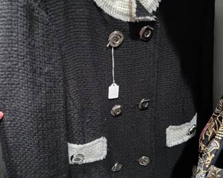 Women's clothing with brands such as: Carlisle, Perse
Knits Mark Shale, Patagonia, Tahari, Lillie Rubin
In Suede, Amoressa, Linda Allard Ellen Tracy, Jamie Sadock, Ellen Fisher