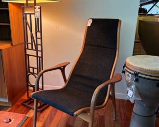 Lamino Chair by Yngve Ekström for Illums Bolighus (B), Robert Sonneman deco revival floor lamp, Remo Djembe Drum