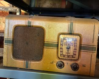 Vintage Detrola Radio