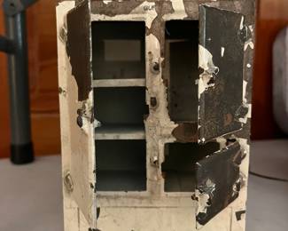 Antique Arcade Mfg miniature ice box