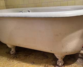 Antique Clawfoot Bathtub