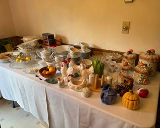 Collection of Americana Era Kitchenware