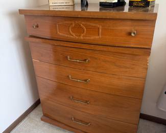 Mid-Century Modern Bassett Furniture 5 Drawer High Boy Dresser (17-1/2"D x 34"W x 42-1/2"H)