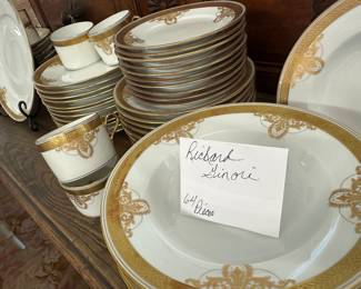 64 pieces Richard Ginori