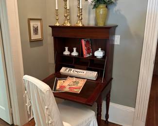 There is a matching pair of these but will be sold separately.  They aren’t period antiques, but I think I saw a Century Furniture name  burned  in the drawer.   I am sure they are at least 40yo.  Made in the USA 