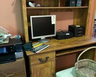 Great desk for college dorm $35