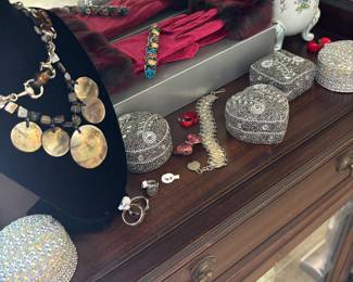 Lots of ladies accessories