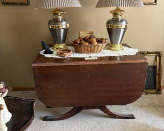 Duncan Phyfe drop leaf table $35
And like new touch lamps $25 each