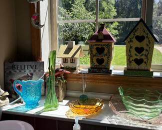 Several pieces of depression glass