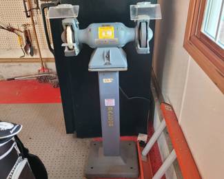 Pedestal grinder