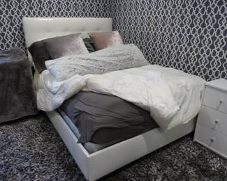 White tufted upholstered bed with mattress (Nothing else for sale)