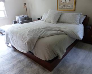 Vintage Henredon bedroom set, adjustable mattress