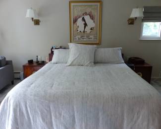 Vintage Henredon bedroom set, adjustable mattress