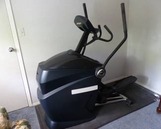 Octane elliptical machine