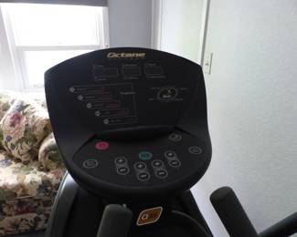 Octane elliptical machine