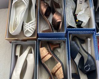 Size 7 & 7.5 mostly
Look new