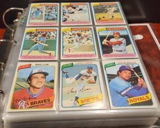1980 TOPPS BASEBALL COMPLETE SET / 726/726 CARDS. WITH VERY NICE RICKEY HENDERSON ROOKIE!