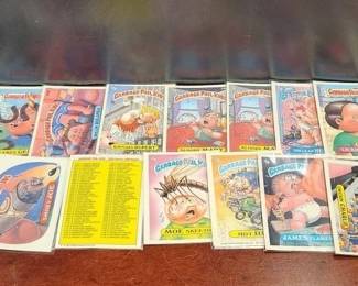 LOT OF 20 1980'S GARBAGE PALE KIDS CARDS