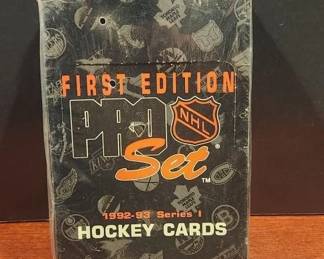 1992-93 NHL HOCKEY WAX BOX. FACTORY SEALED. 36 PACKS