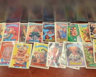LOT OF 20 1980'S GARBAGE PALE KIDS CARDS