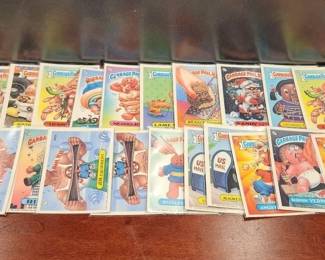 LOT OF 20 1980'S GARBAGE PALE KIDS CARDS