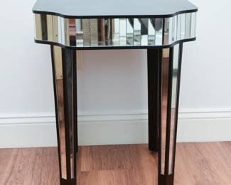 Black top and mirror side Hollywood regency style side table