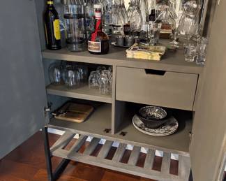 Howard Miller Wine & Bar Cabinet