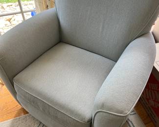 Swivel armchair (1 of 2)