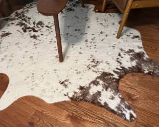 Faux cow hide rug (approx. 4')