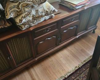 ANTIQUE STEREO CABINET SYSTEM
