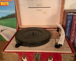 vintage record player (not working)