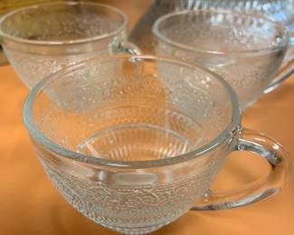 sandwich pattern punch cups set 