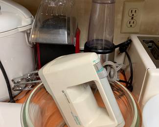 popcorn air popper, electric chopper, electric mixer