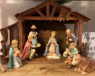 SPECIAL... Hummel 9 piece nativity scene