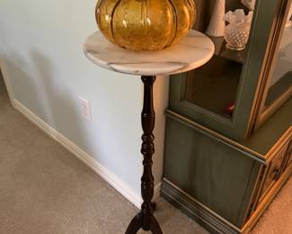 Marble top accent table 