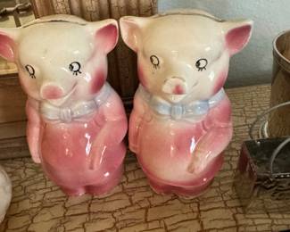 Vintage piggy banks 