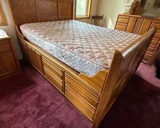 Blackhawk oak queen bed with storage