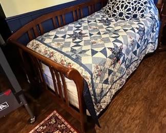 Twin trundle bed