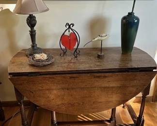 Antique English gate-leg table 