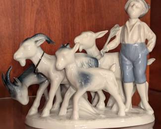 Gerold Porzellan Bavaria figurine