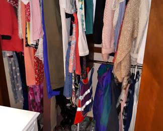 Women's and men's clothing, mostly M - XL