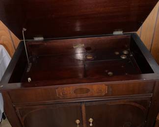OLD STEREO CASE, NO EQUIPMENT