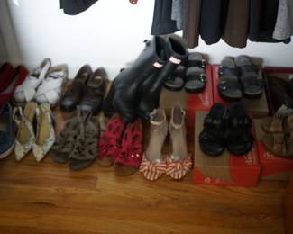 Hunter, Dansko, Clarks, Vionic and more. Size 6-7