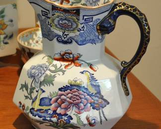 Very large Mason's Pottery pitcher with very Asian influence - late 1800s to first part of the20th century - made in England
