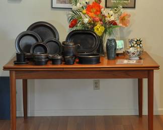 Finland Arabia Dinnerware, 1960s, "Ruska". 66 pieces in excellent condition