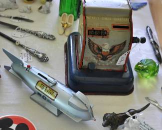 Two vintage banks and a dachstund cigarette lighter