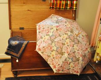 Antique chest with till